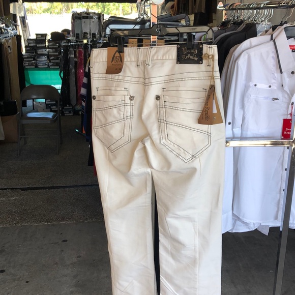 Jeans - Picture 3 of 4